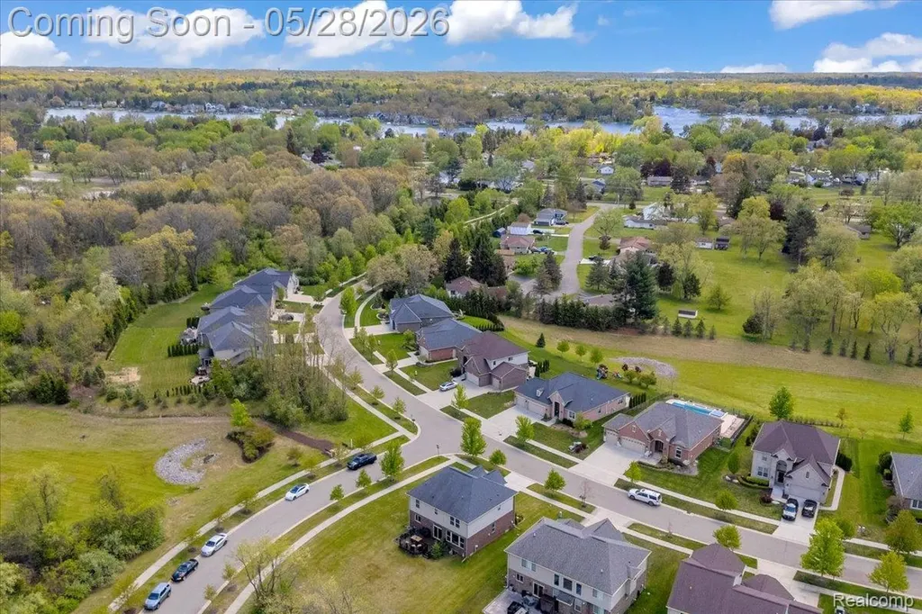 2904 Secret Way Commerce Charter Township MI 48390