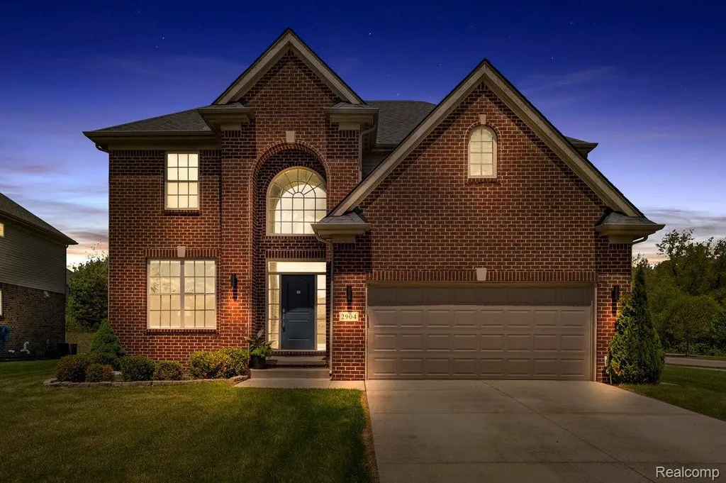 2904 Secret Way Commerce Charter Township MI 48390