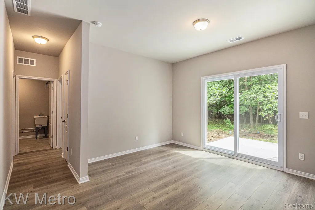 185 Whispering Pines Drive Fenton City MI 48430