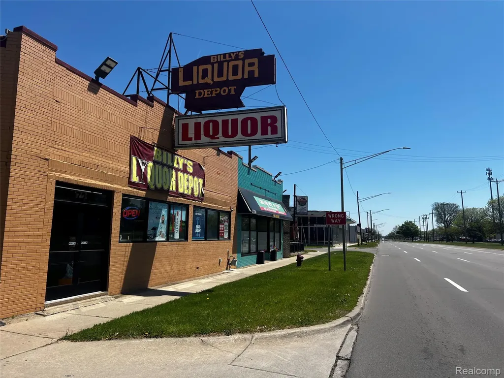 27216 Grand River Avenue Redford Charter Township MI 48240