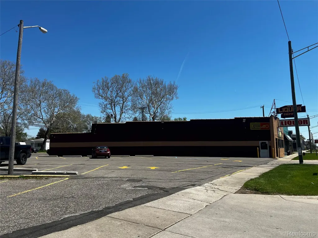 27216 Grand River Avenue Redford Charter Township MI 48240
