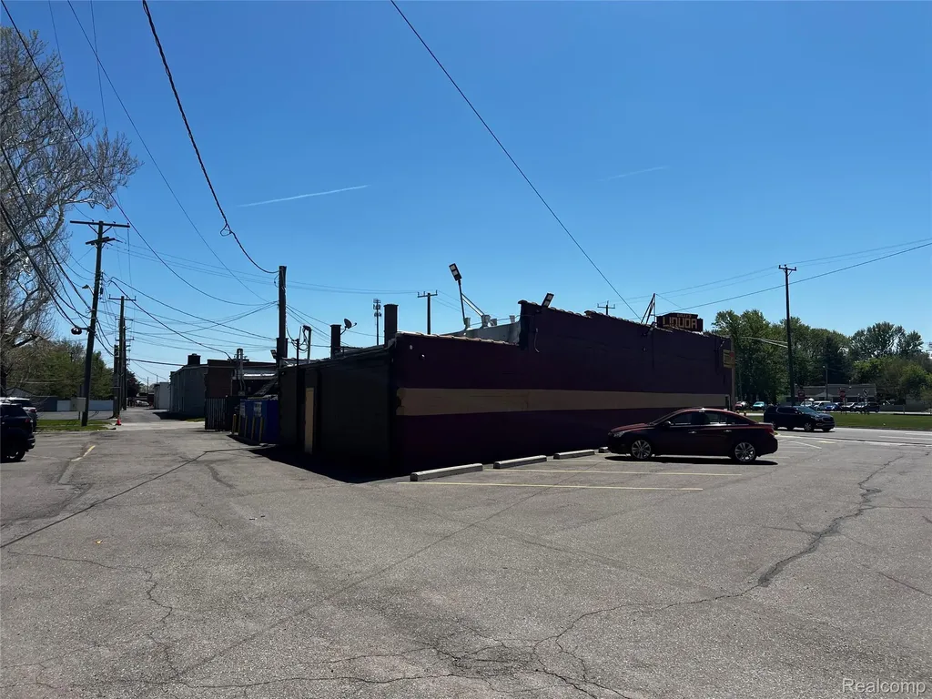 27216 Grand River Avenue Redford Charter Township MI 48240
