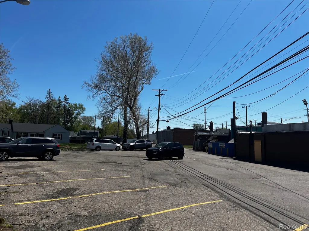 27216 Grand River Avenue Redford Charter Township MI 48240