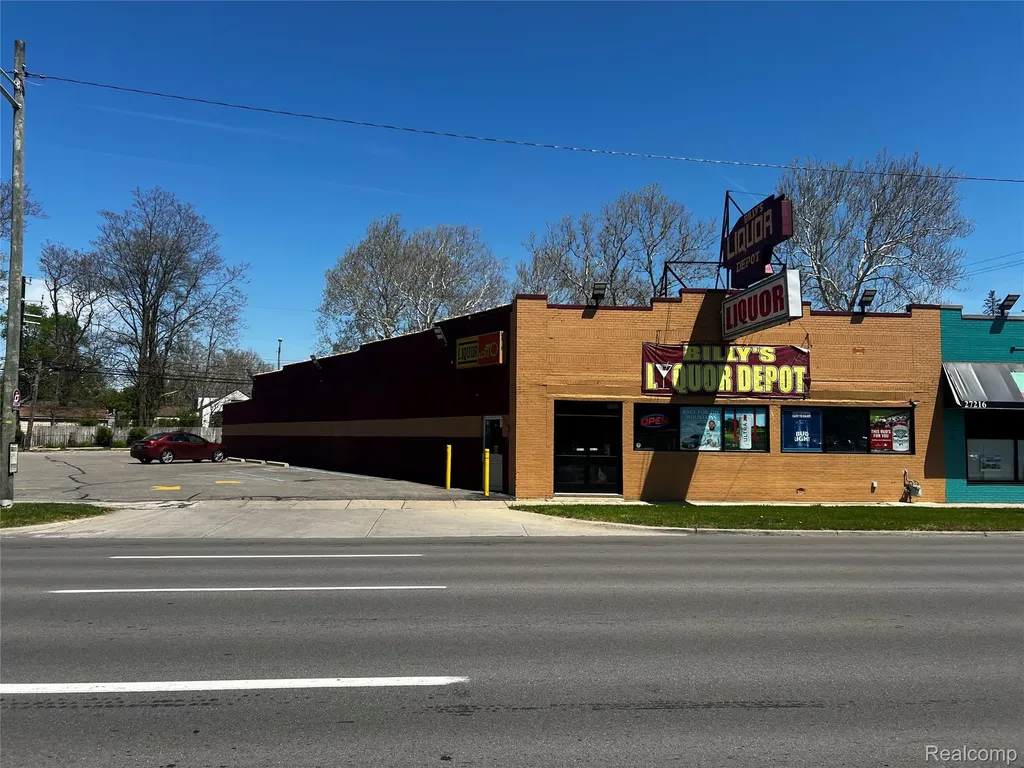 27216 Grand River Avenue Redford Charter Township MI 48240