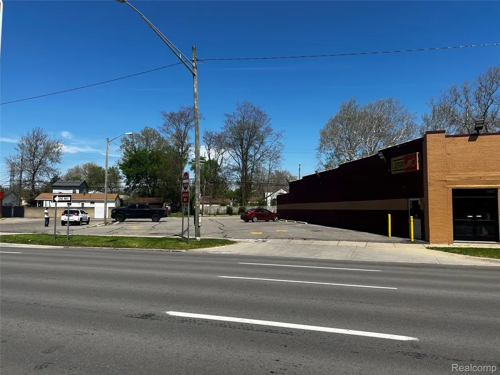 27216 Grand River Avenue Redford Charter Township MI 48240