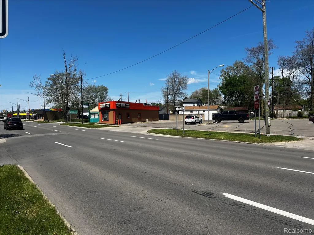 27216 Grand River Avenue Redford Charter Township MI 48240