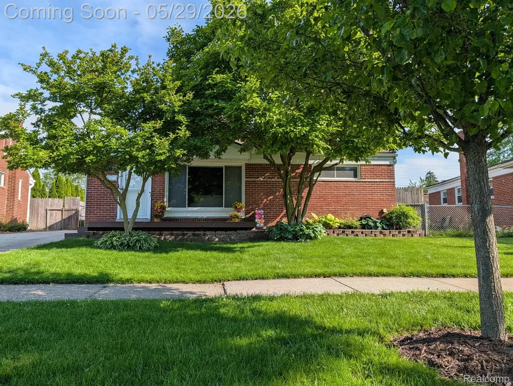 8520 Alper Street Westland City MI 48185