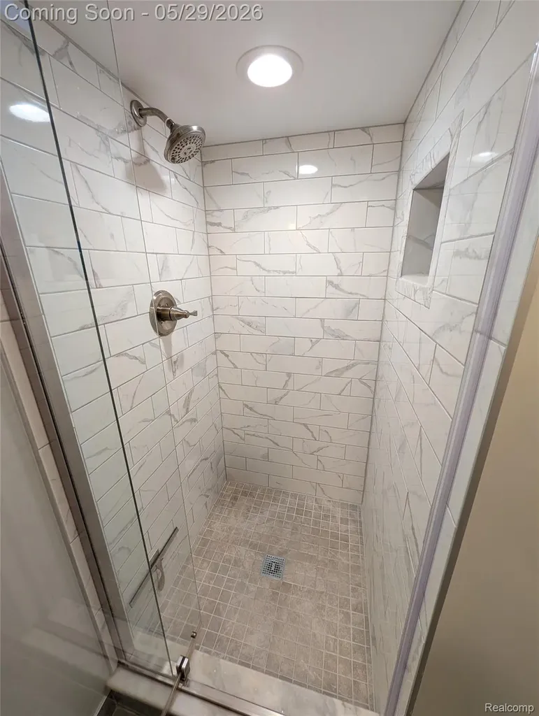 8520 Alper Street Westland City MI 48185