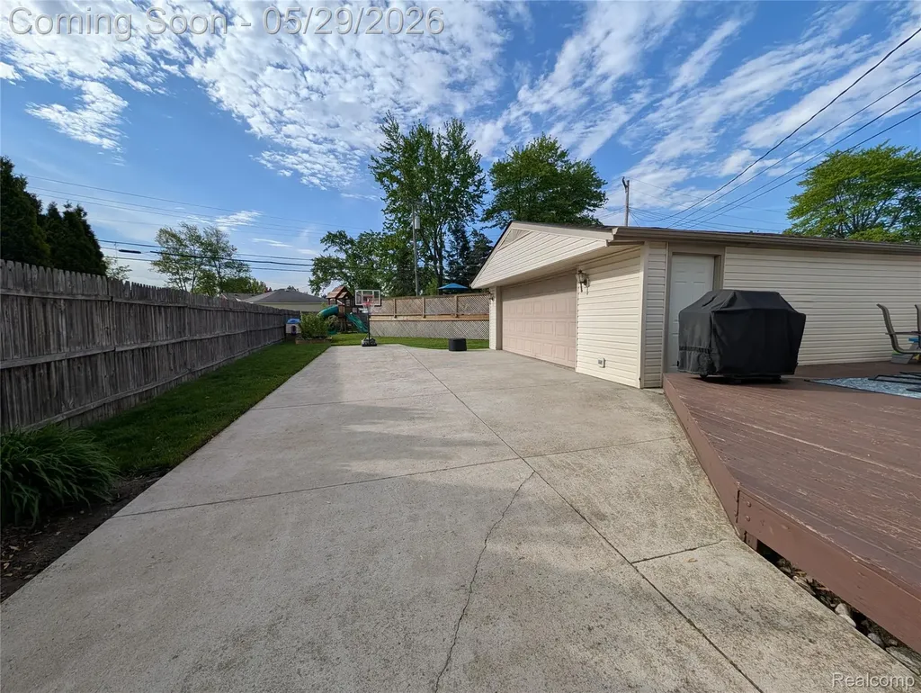 8520 Alper Street Westland City MI 48185
