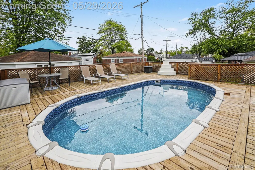 8520 Alper Street Westland City MI 48185