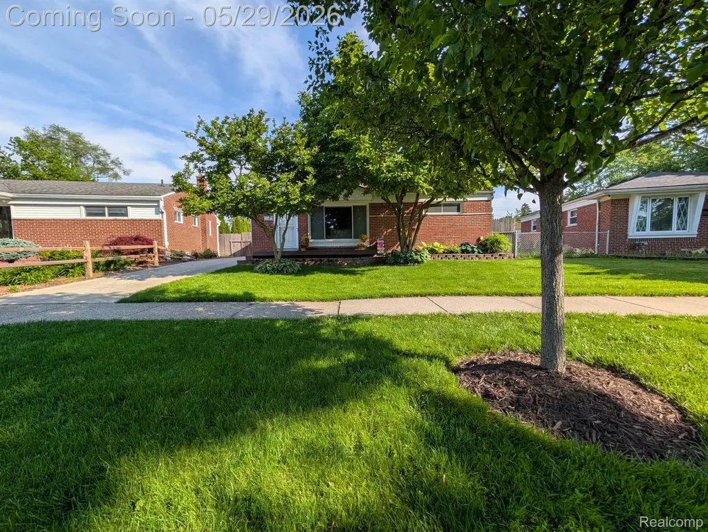 8520 Alper Street Westland City MI 48185