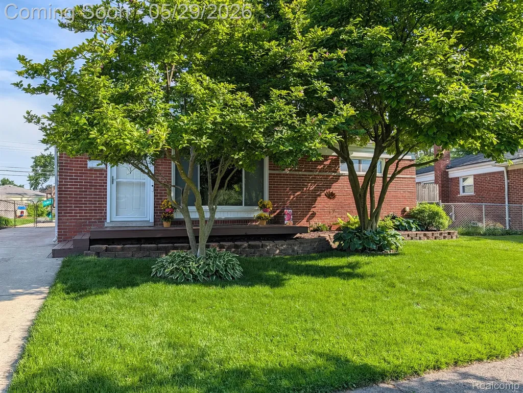 8520 Alper Street Westland City MI 48185