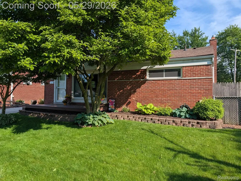8520 Alper Street Westland City MI 48185