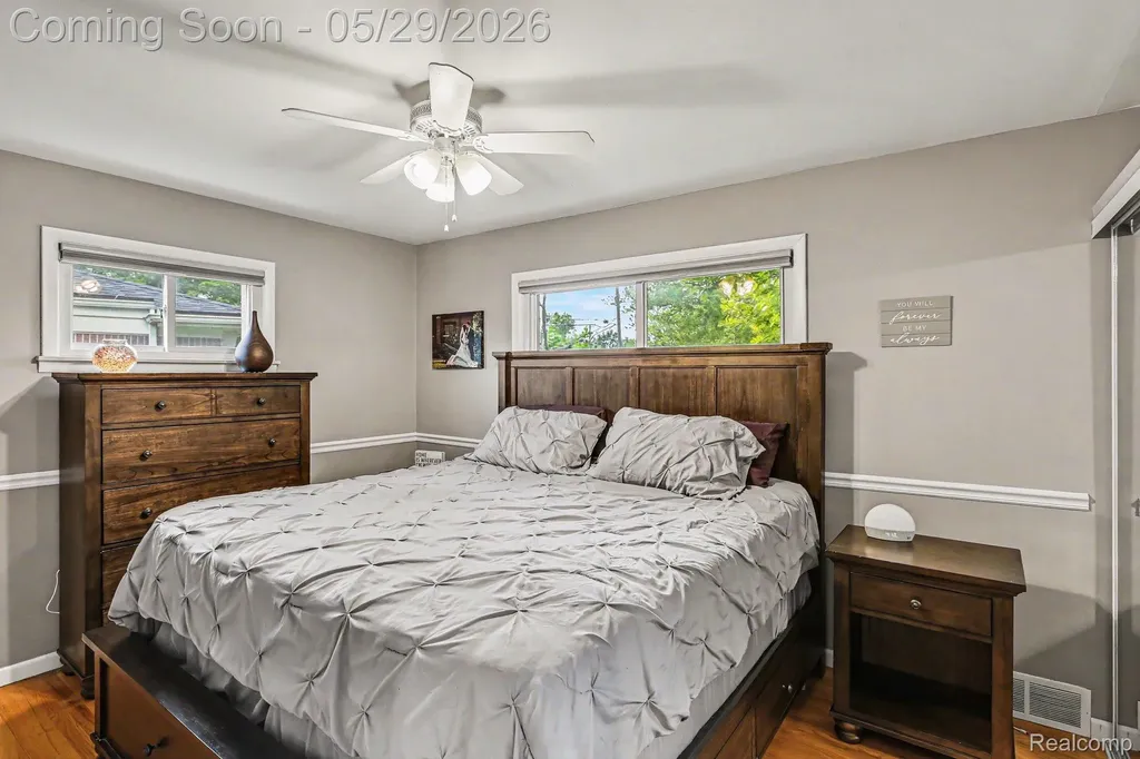 8520 Alper Street Westland City MI 48185