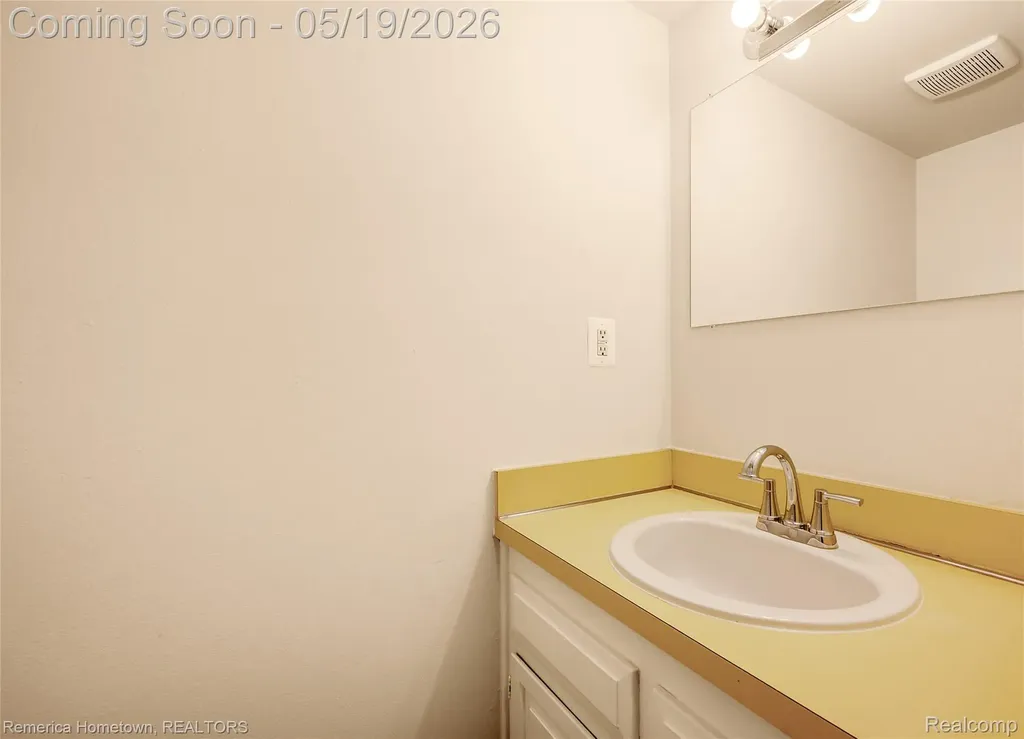 41025 Southwind Drive Canton Charter Township MI 48188