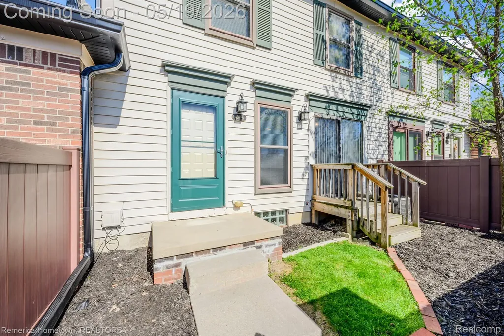 41025 Southwind Drive Canton Charter Township MI 48188