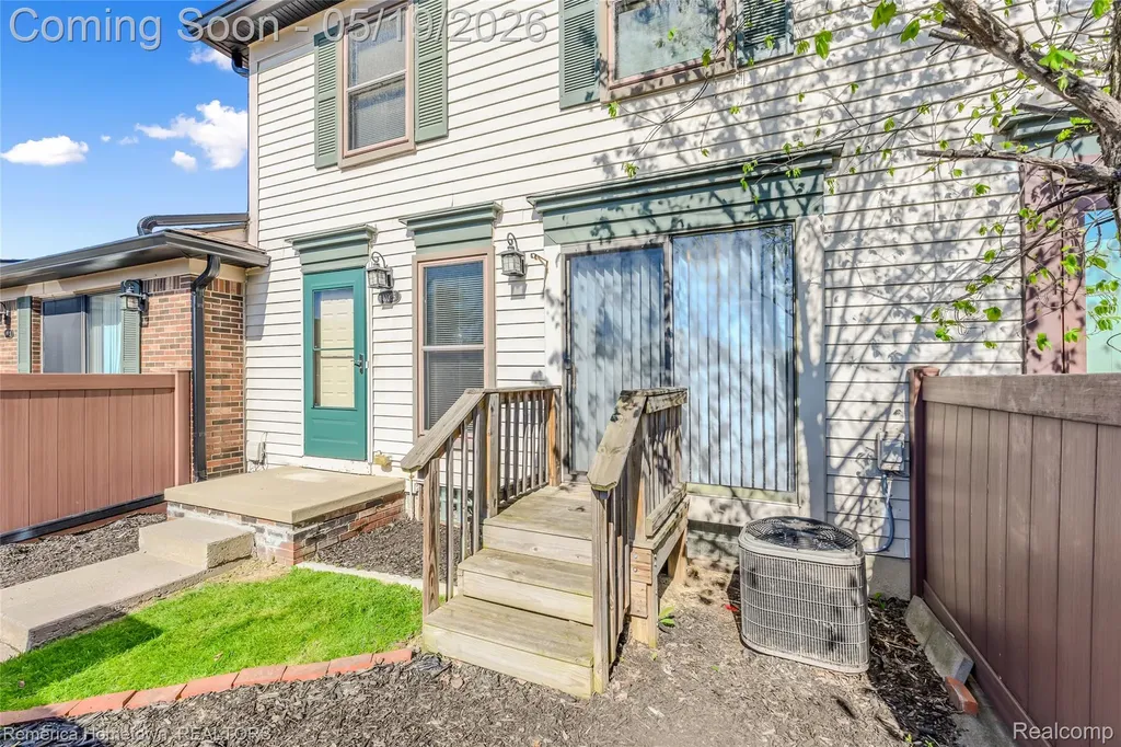 41025 Southwind Drive Canton Charter Township MI 48188