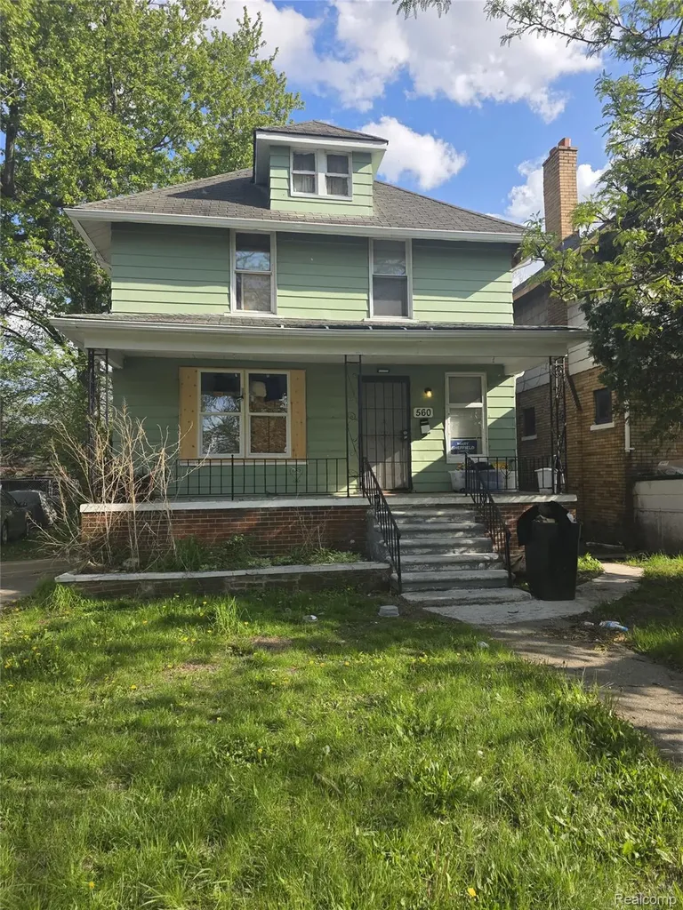 560 Woodland Street Detroit City MI 48202