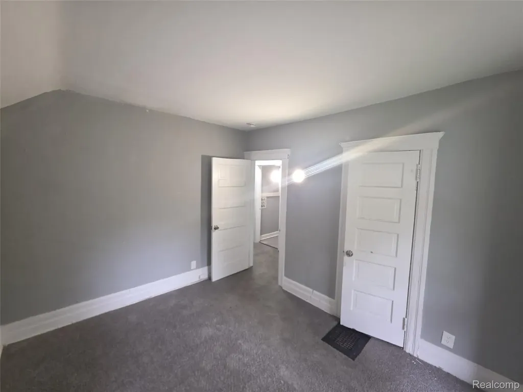 560 Woodland Street Detroit City MI 48202