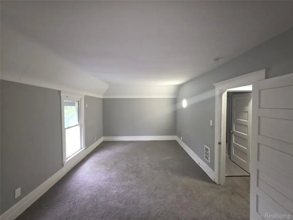 560 Woodland Street Detroit City MI 48202