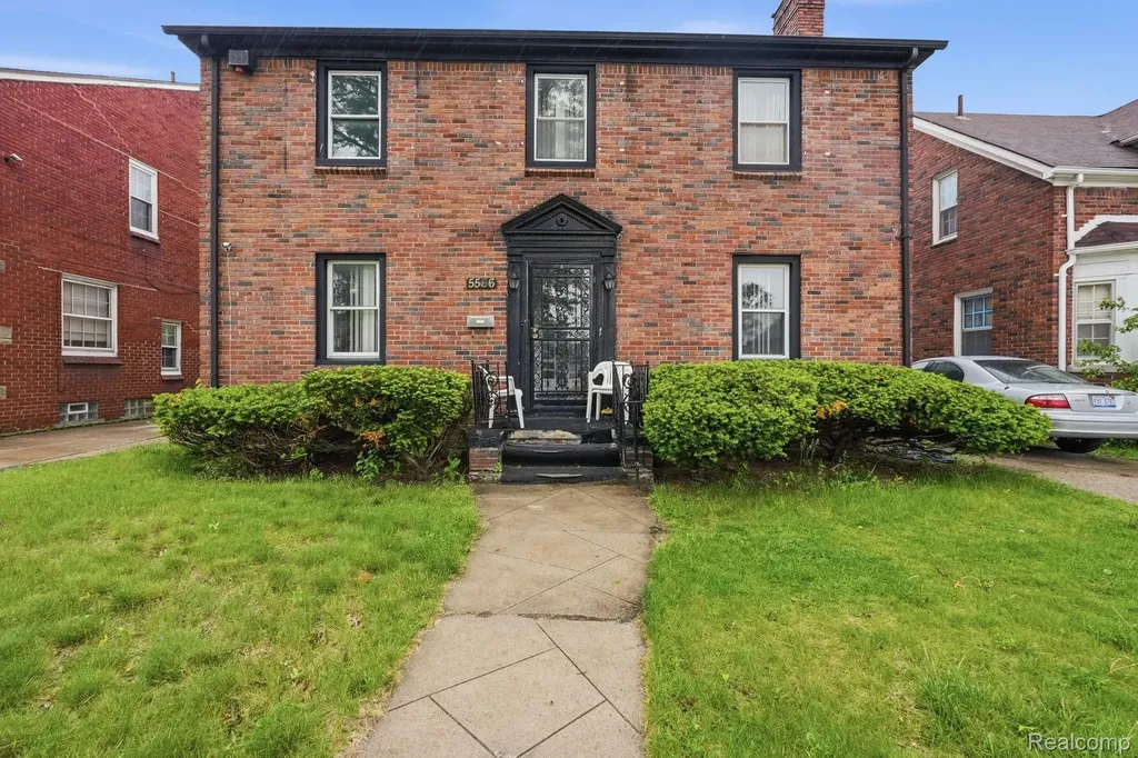 5566 W Outer Drive Detroit City MI 48235