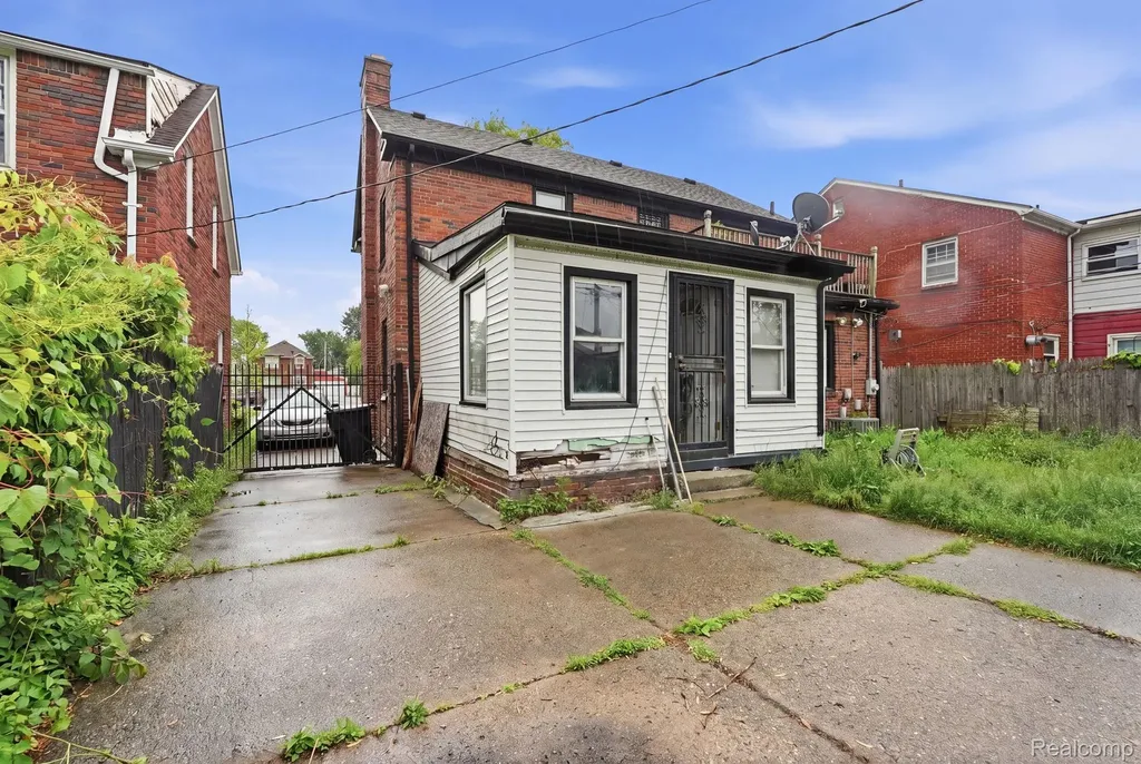 5566 W Outer Drive Detroit City MI 48235