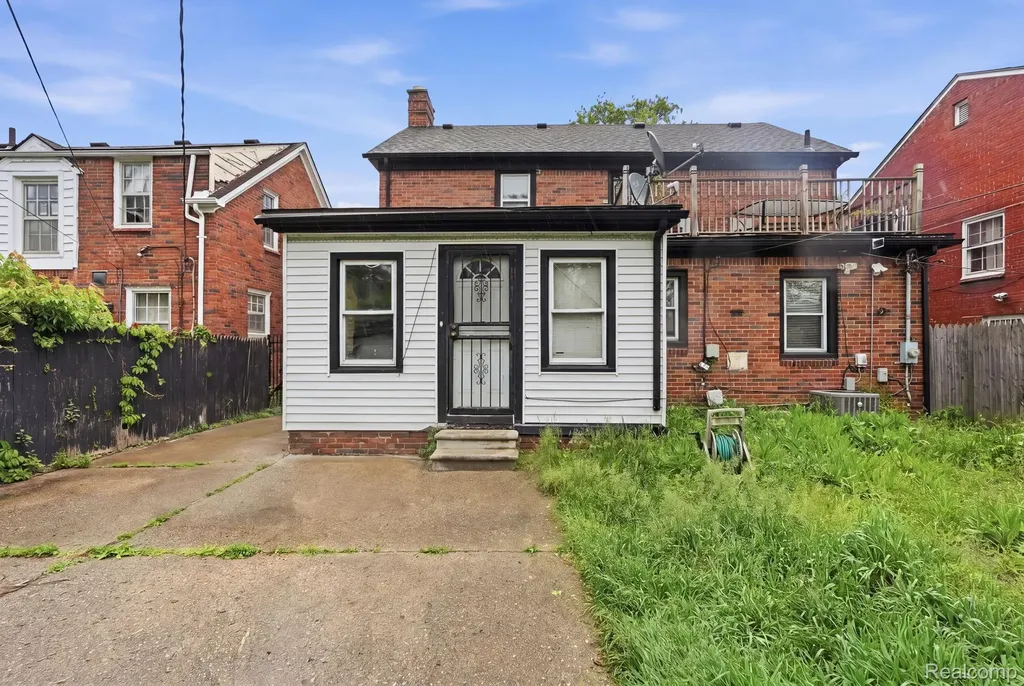 5566 W Outer Drive Detroit City MI 48235