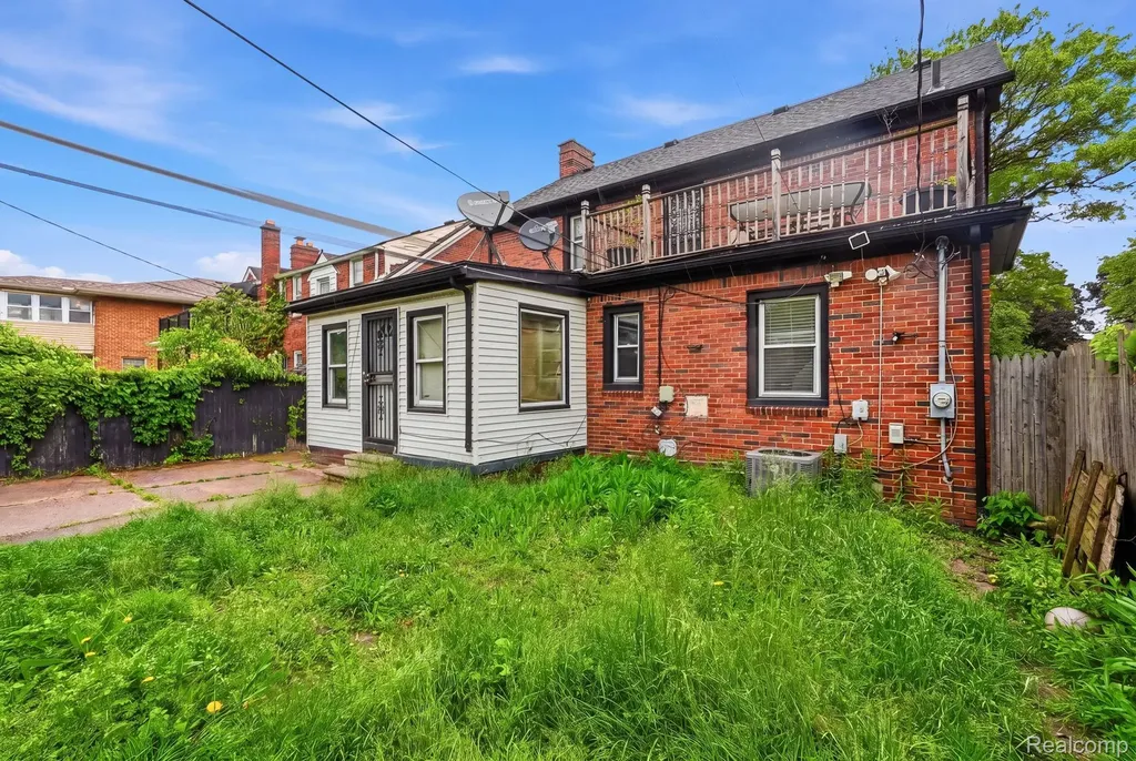 5566 W Outer Drive Detroit City MI 48235