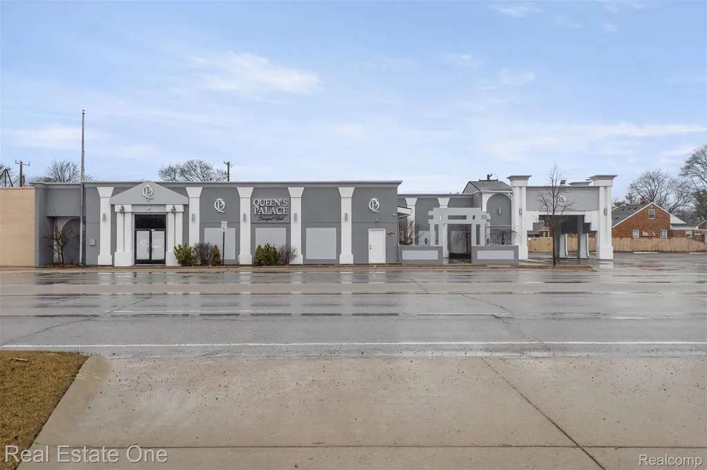 16736 Ecorse Road Allen Park City MI 48101