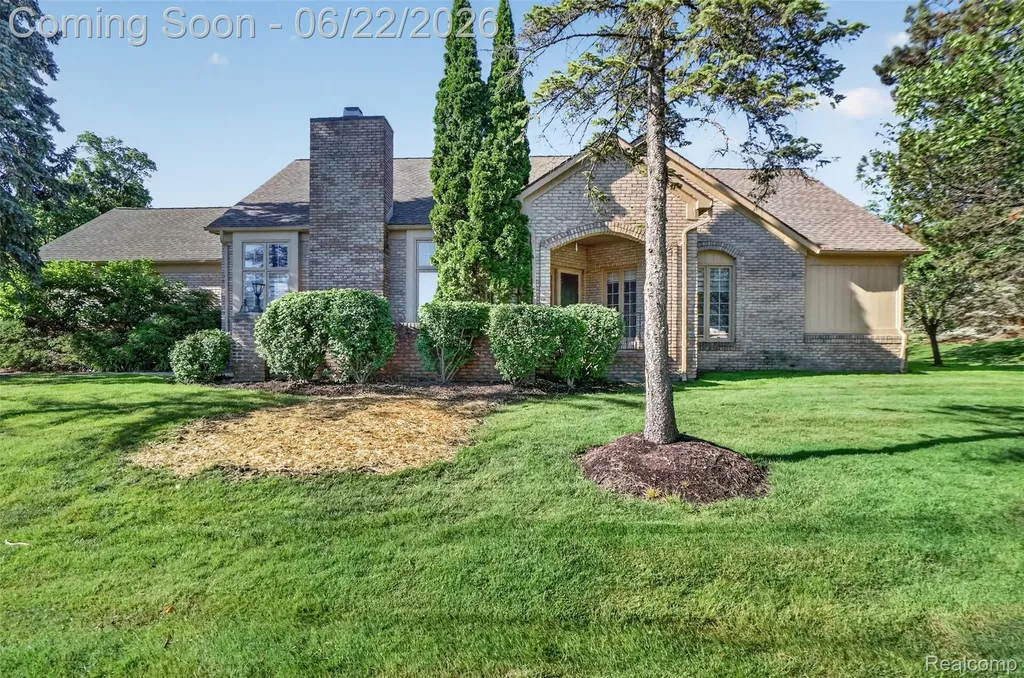 6190 Celeste Road West Bloomfield Charter Township MI 48322
