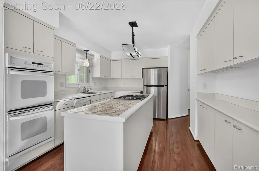 6190 Celeste Road West Bloomfield Charter Township MI 48322