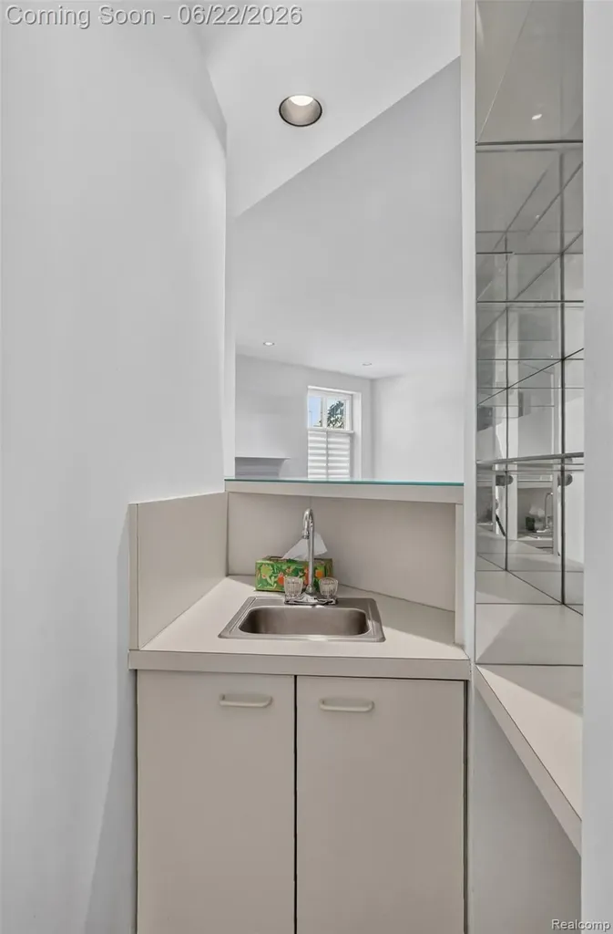 6190 Celeste Road West Bloomfield Charter Township MI 48322