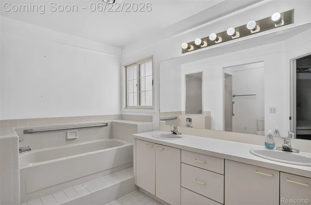 6190 Celeste Road West Bloomfield Charter Township MI 48322