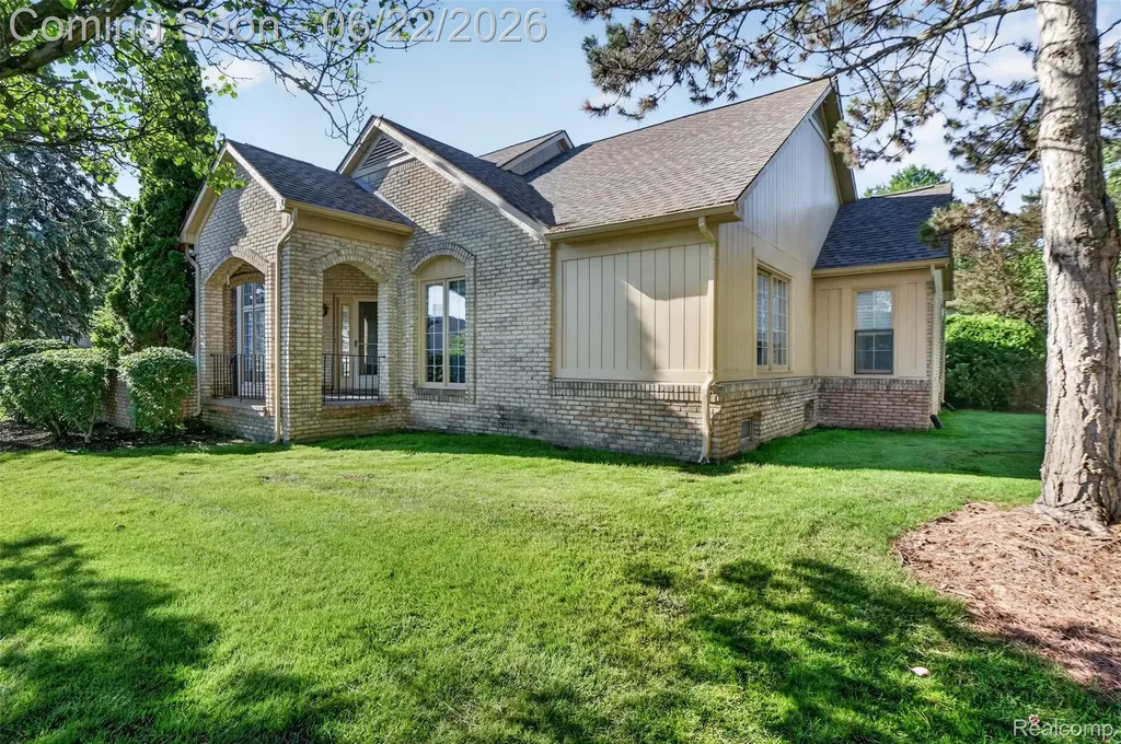 6190 Celeste Road West Bloomfield Charter Township MI 48322
