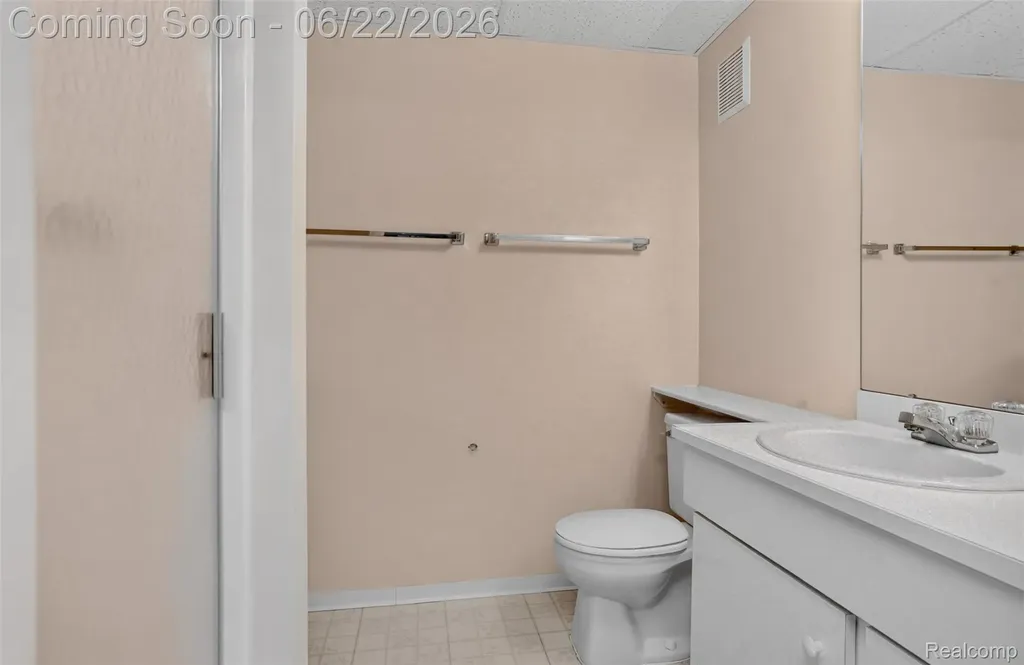 6190 Celeste Road West Bloomfield Charter Township MI 48322