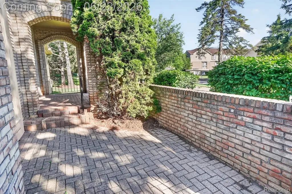6190 Celeste Road West Bloomfield Charter Township MI 48322