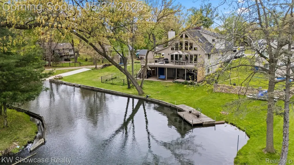 9650 Montgold Avenue White Lake Charter Township MI 48386