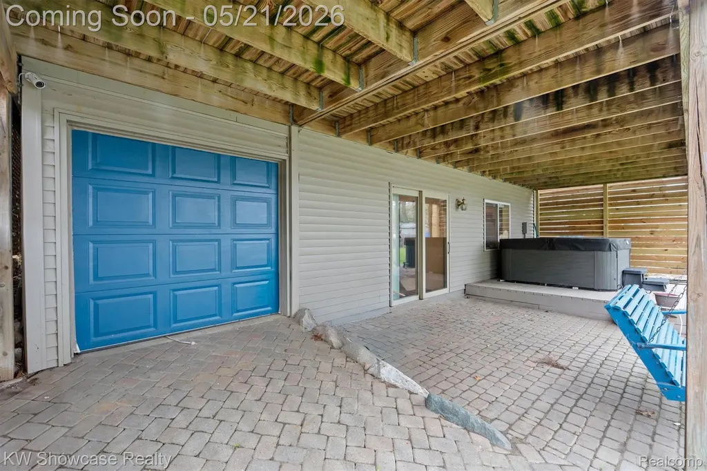 9650 Montgold Avenue White Lake Charter Township MI 48386