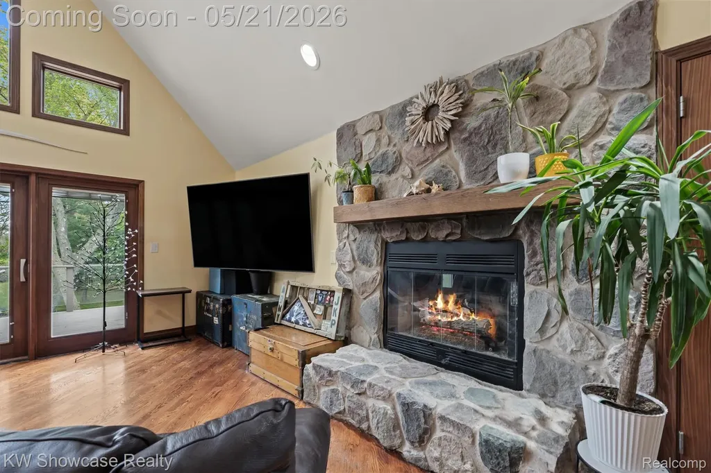 9650 Montgold Avenue White Lake Charter Township MI 48386