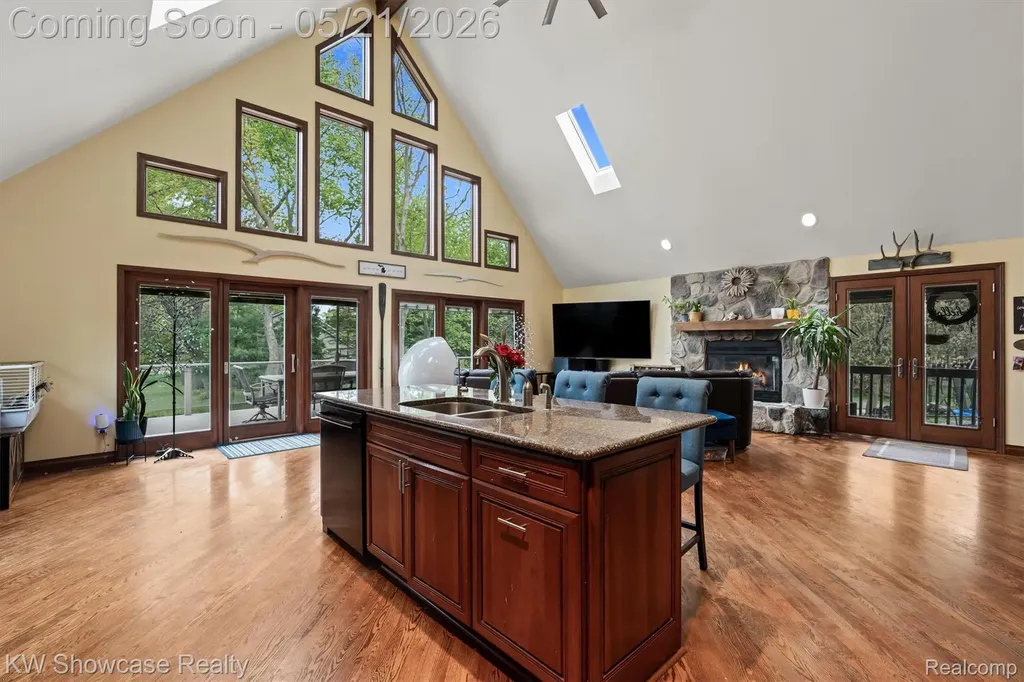 9650 Montgold Avenue White Lake Charter Township MI 48386
