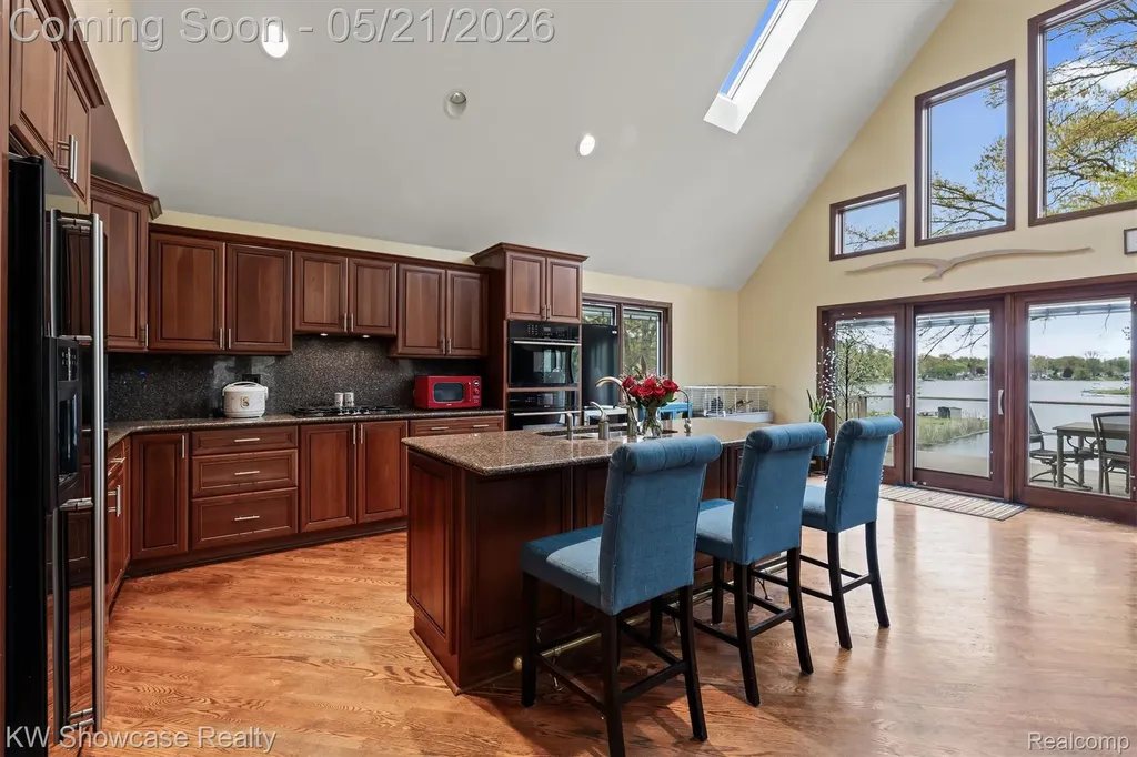 9650 Montgold Avenue White Lake Charter Township MI 48386
