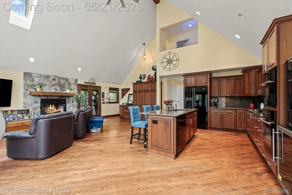 9650 Montgold Avenue White Lake Charter Township MI 48386