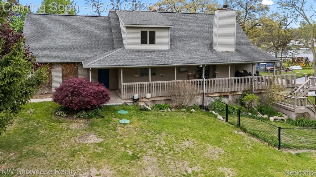 9650 Montgold Avenue White Lake Charter Township MI 48386