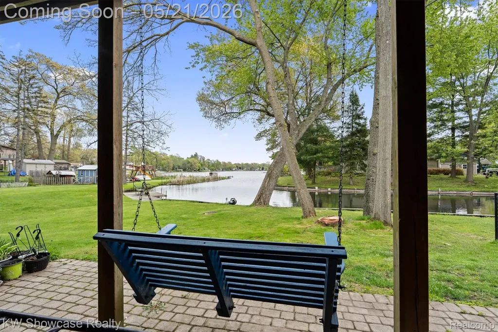 9650 Montgold Avenue White Lake Charter Township MI 48386