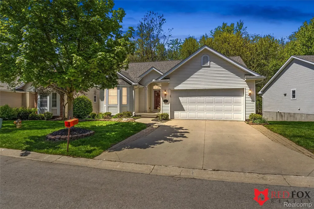 1199 Creek View Court Burton City MI 48509