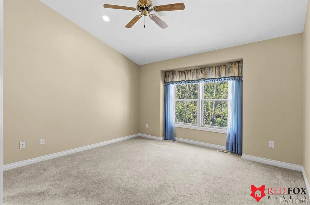 1199 Creek View Court Burton City MI 48509