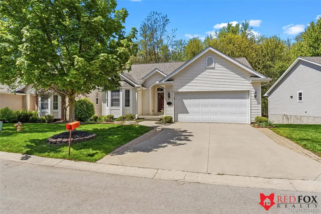 1199 Creek View Court Burton City MI 48509