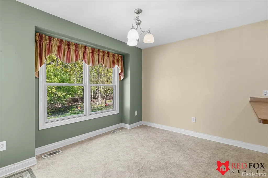 1199 Creek View Court Burton City MI 48509