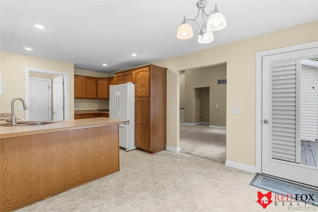 1199 Creek View Court Burton City MI 48509