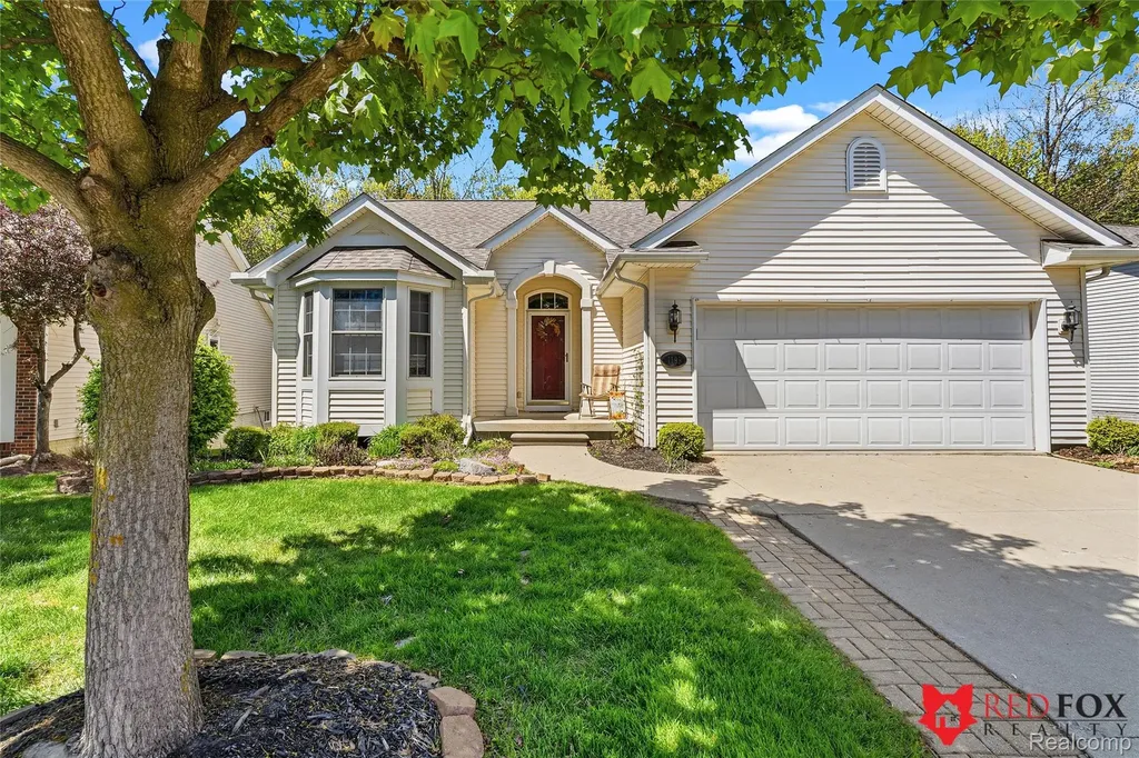 1199 Creek View Court Burton City MI 48509